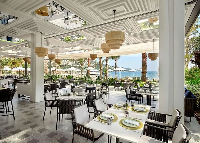 Cajab By Maxx Royal Hotel